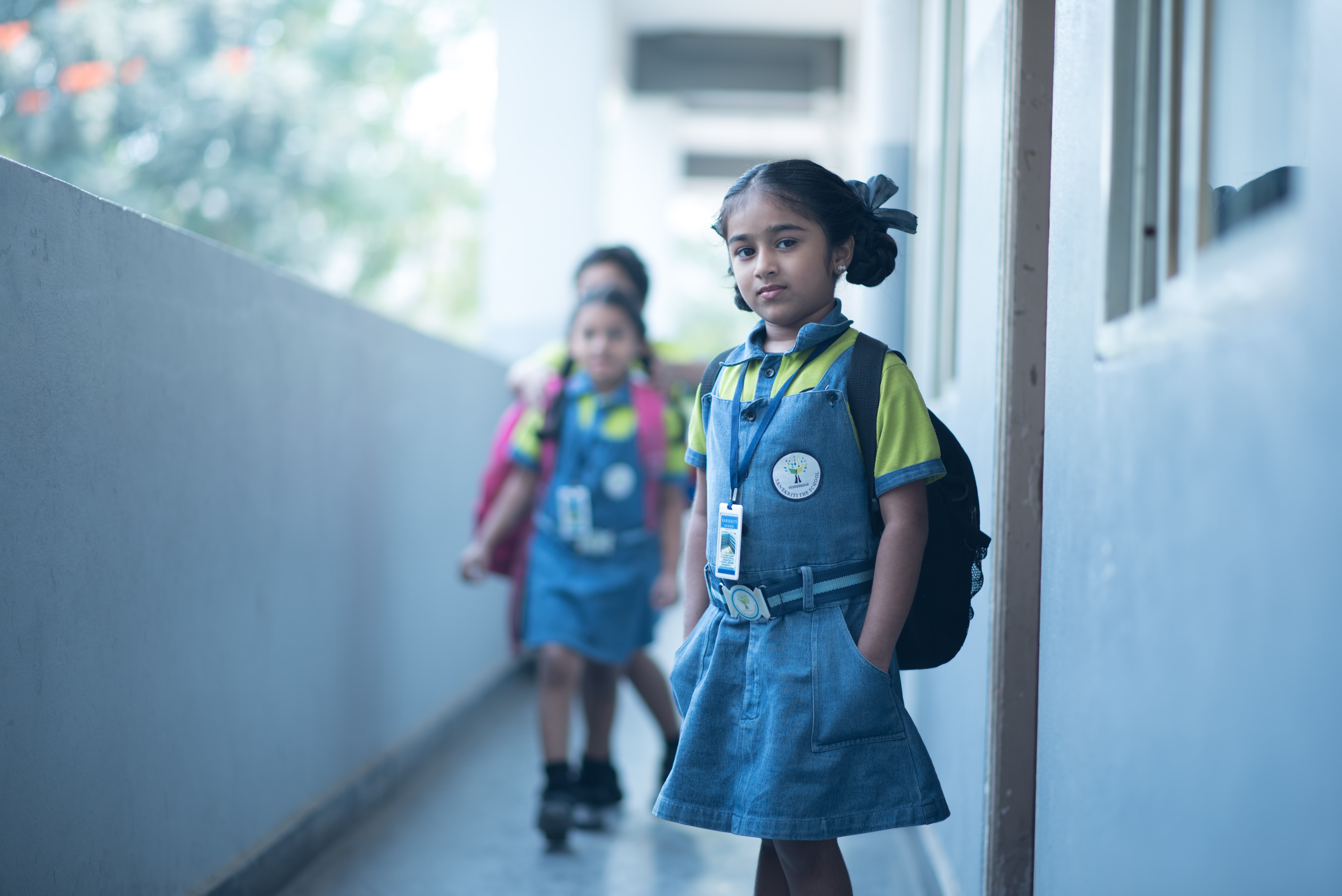 student should wear uniform to school